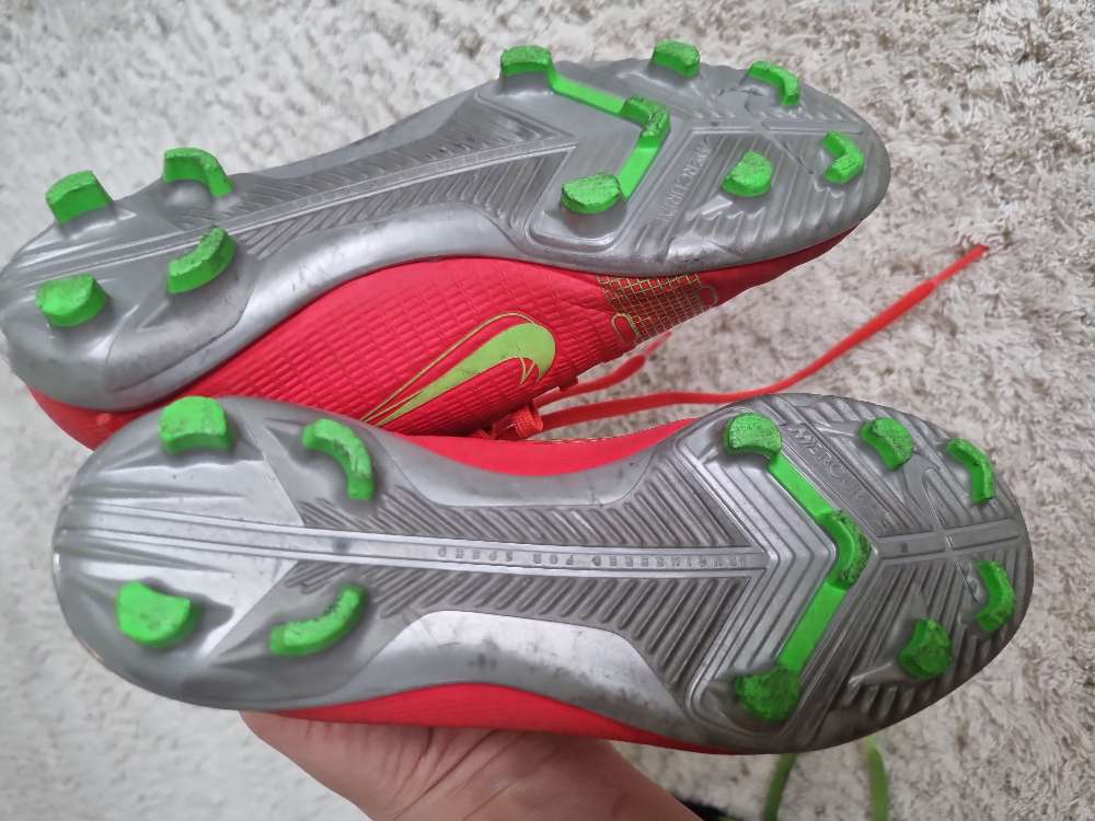 Nike Mercurial nappikset, 32