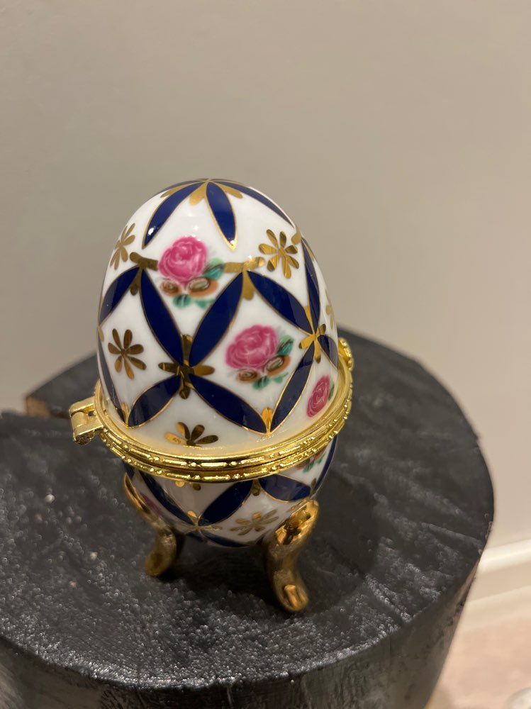 Posliinimuna korurasia