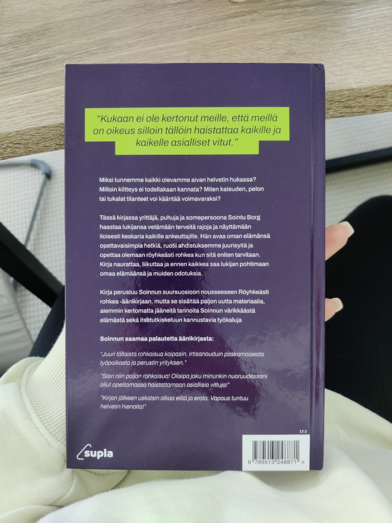 Kirja Röyhkeästi rohkea