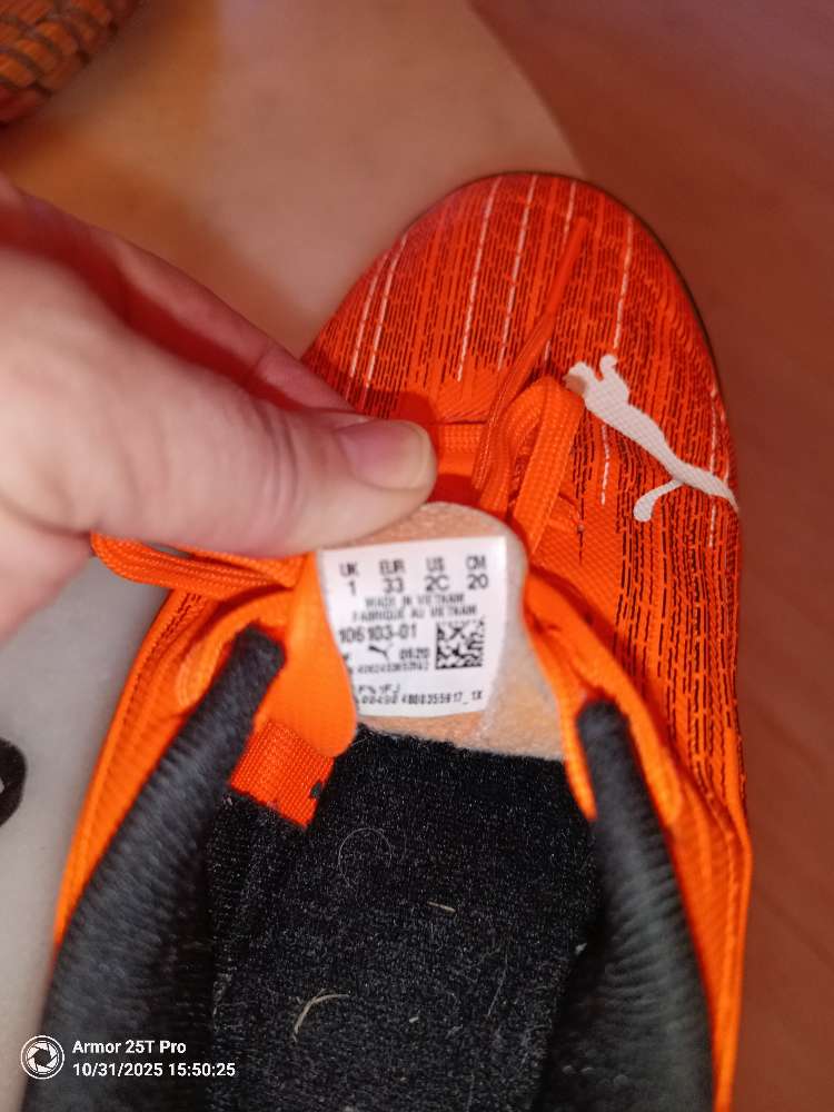 PUMA íþróttaskór. St 33