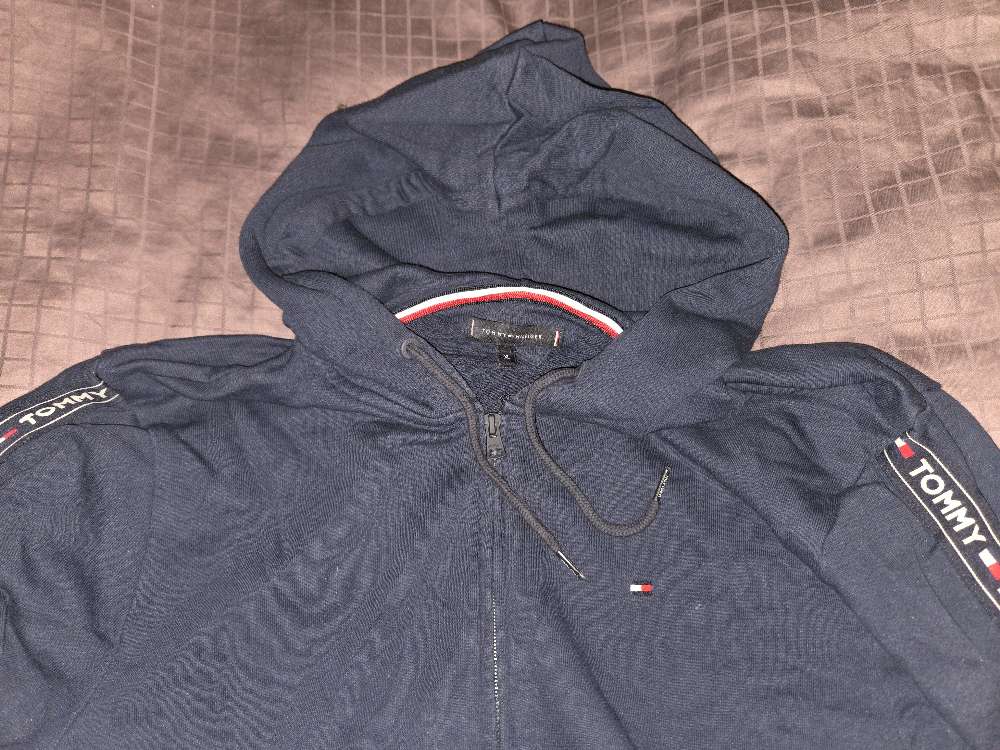 TOMMY HILFIGER rennd hettupeysa st.XL