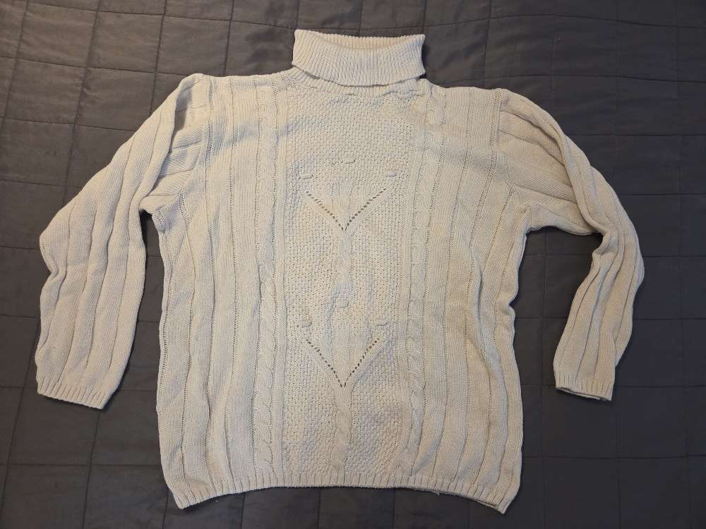 Balladi pooloneule valkoinen M