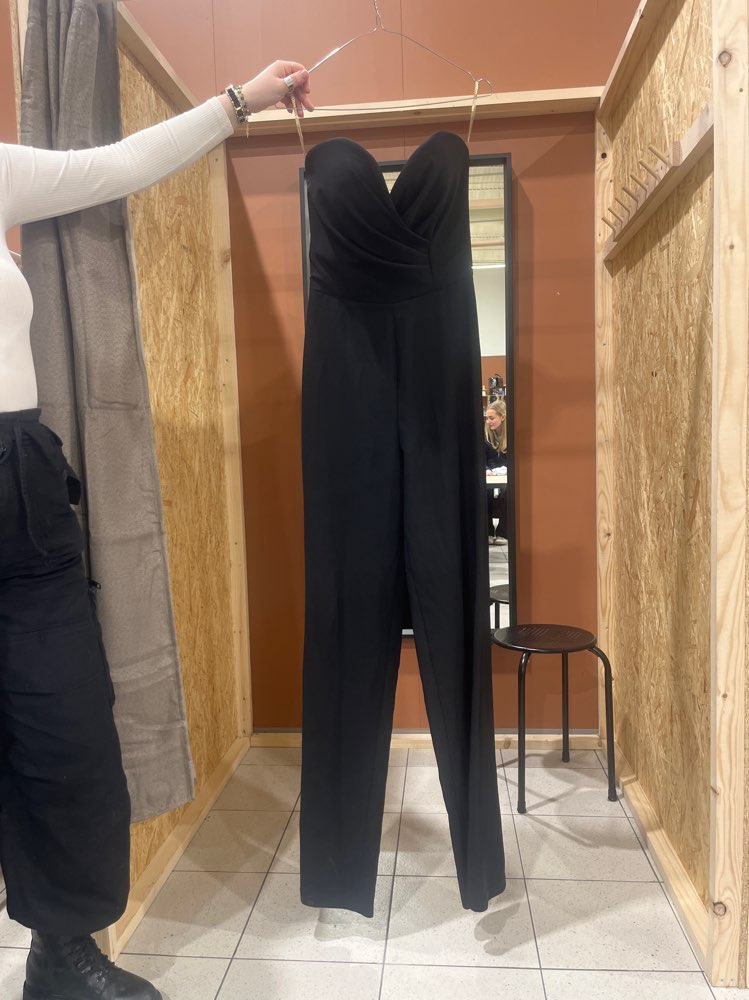 Svart jumpsuit