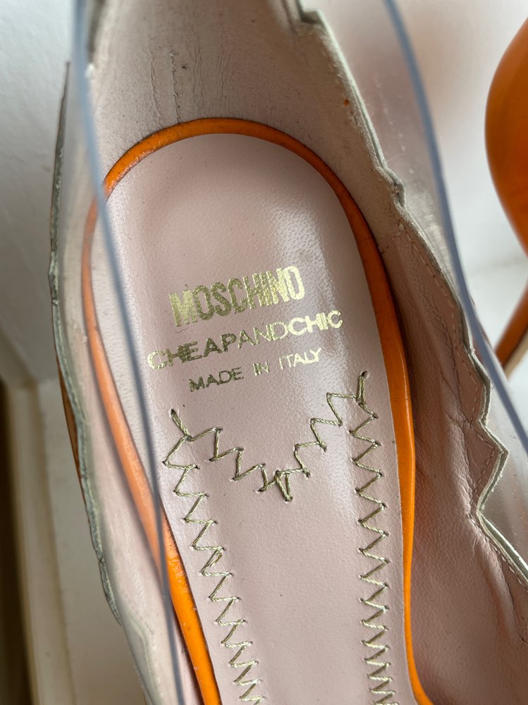 Oransje Moschino