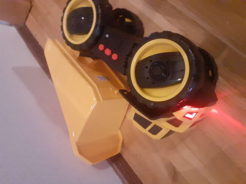 Vörubíll með ljósum og hljóði