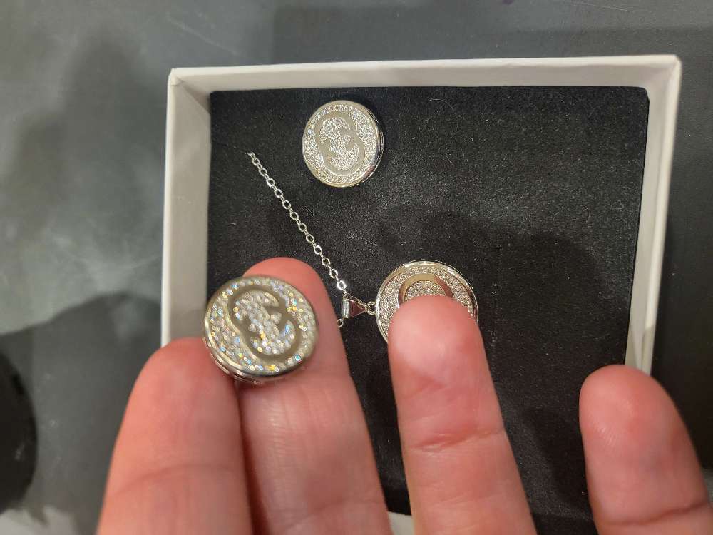 Sett gullbelagt Gucci replica