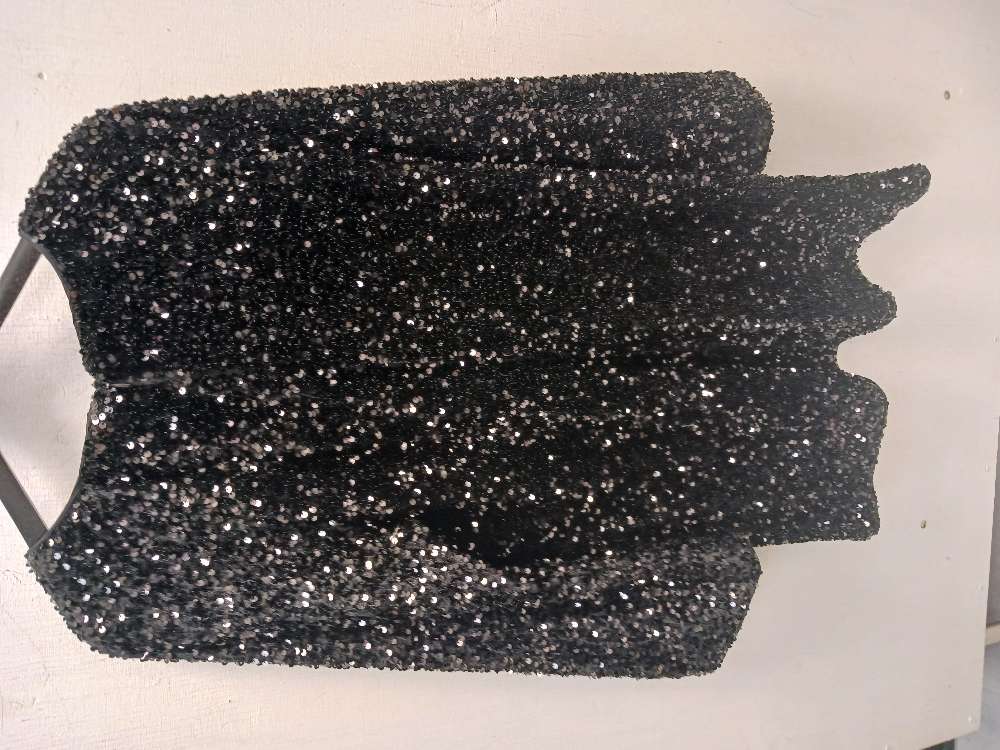 Hm musta paljettimekko L