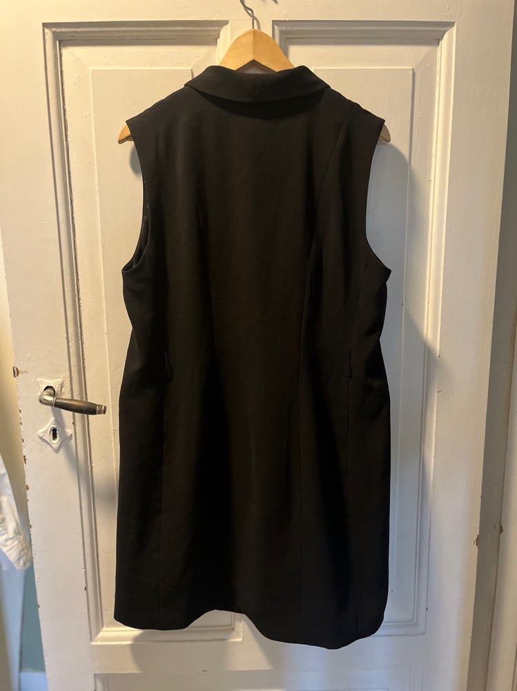 Lang sort vest/kjole, str L
