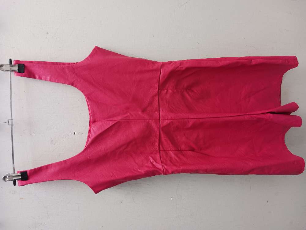 Boohoo pinkki keinonahkamekko 36