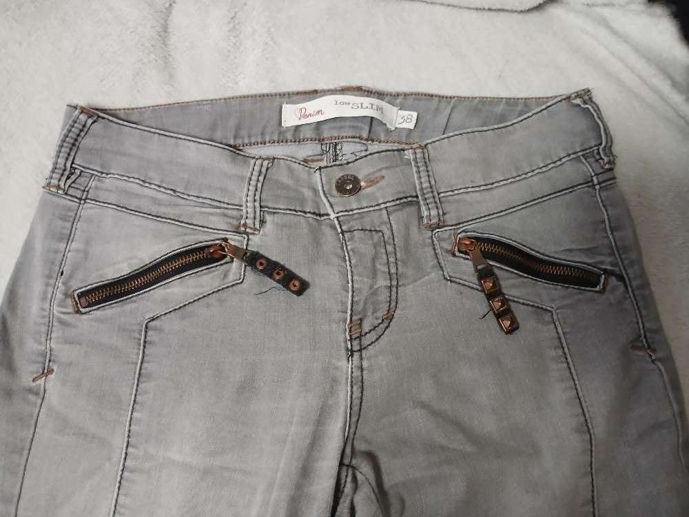 Vaalean harmaay strets farkut. 38. M/L