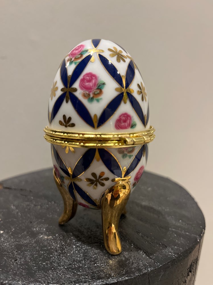 Posliinimuna korurasia