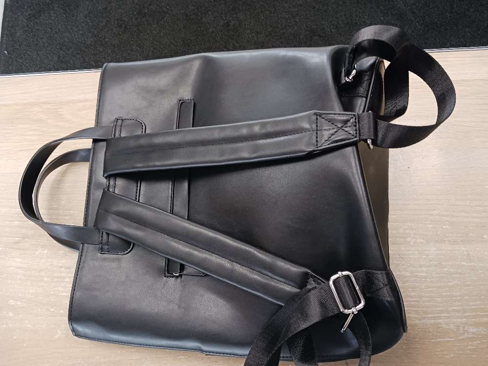 Lindex tekonahkareppu