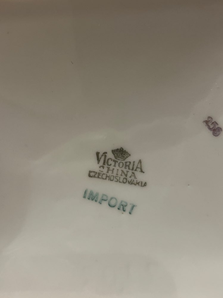 Posliininen Salt -astia