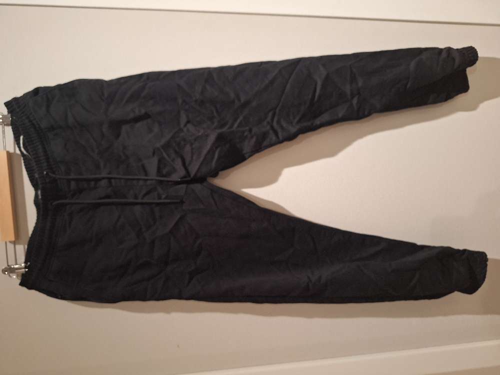 Buxur Bershaka M svartar