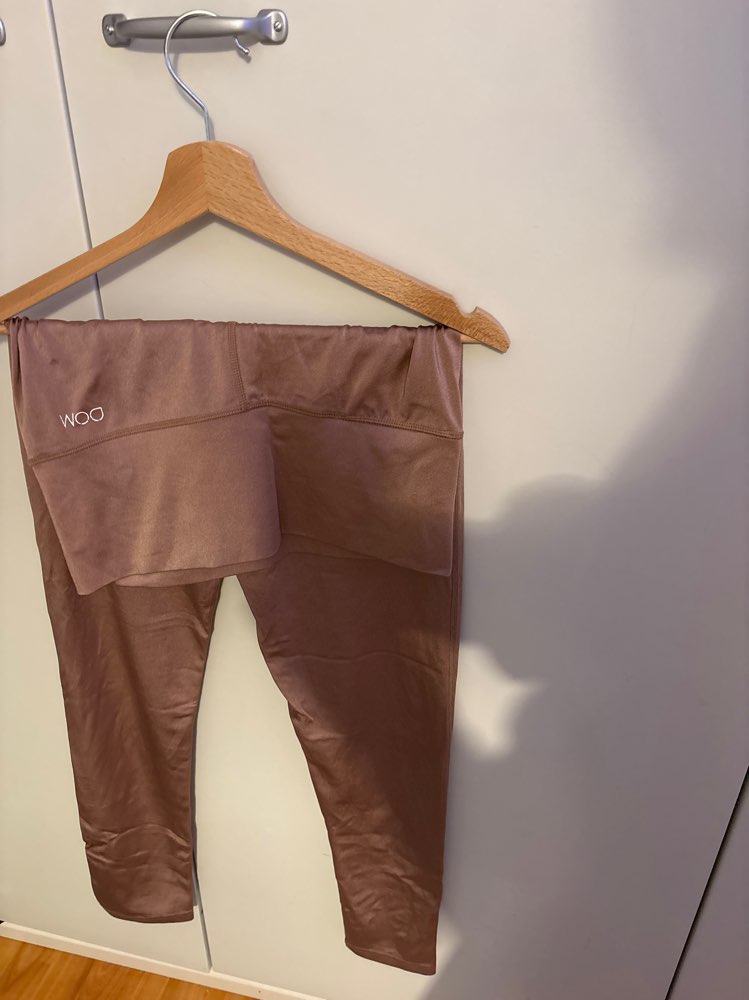 DOM shamppanjanväriset L-koko