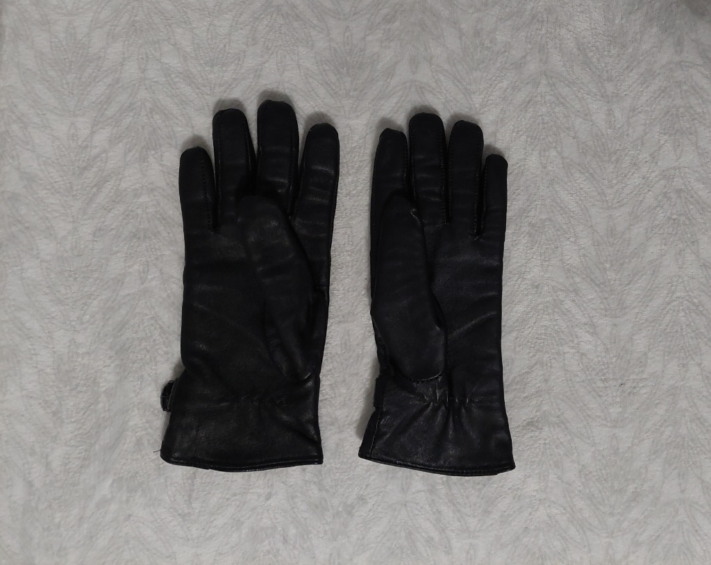 Aidot naisten nahka hanskat
