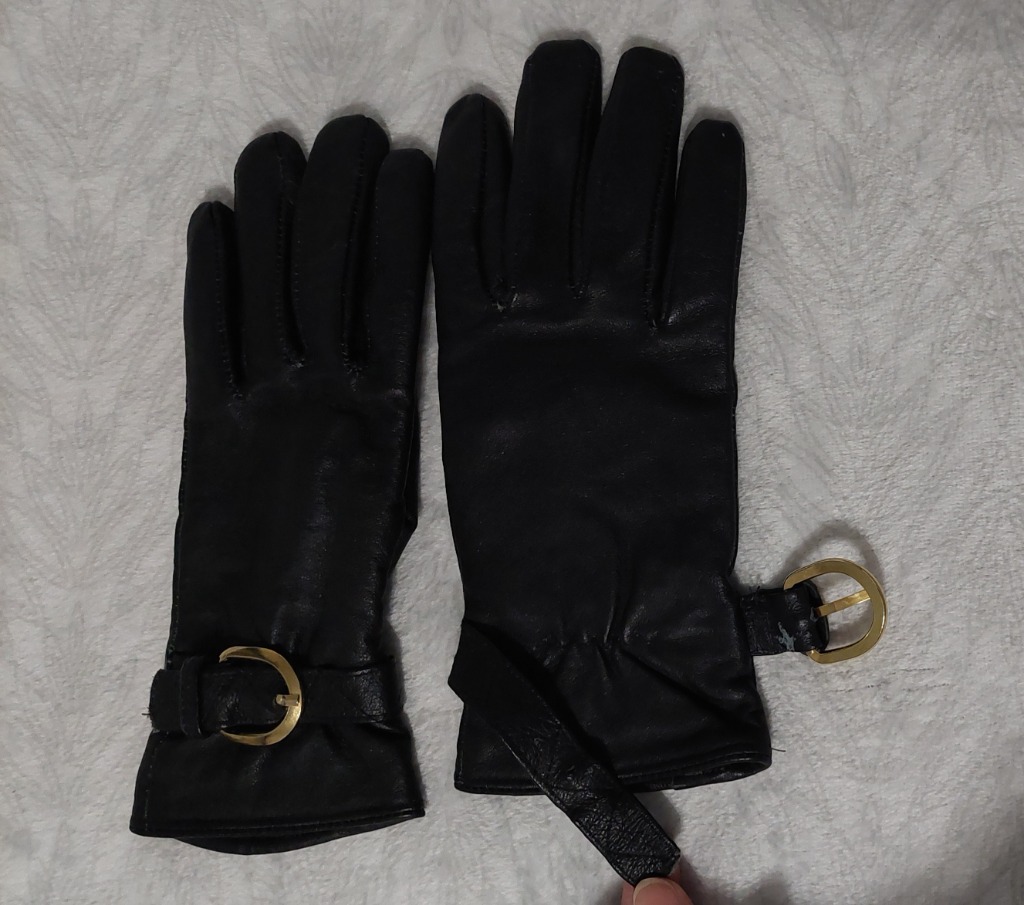 Aidot naisten nahka hanskat
