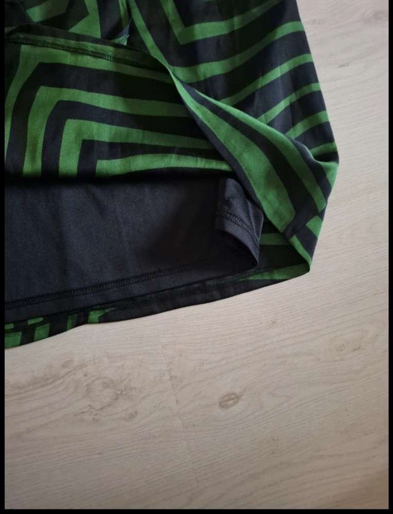 Hame musta vihreä raita