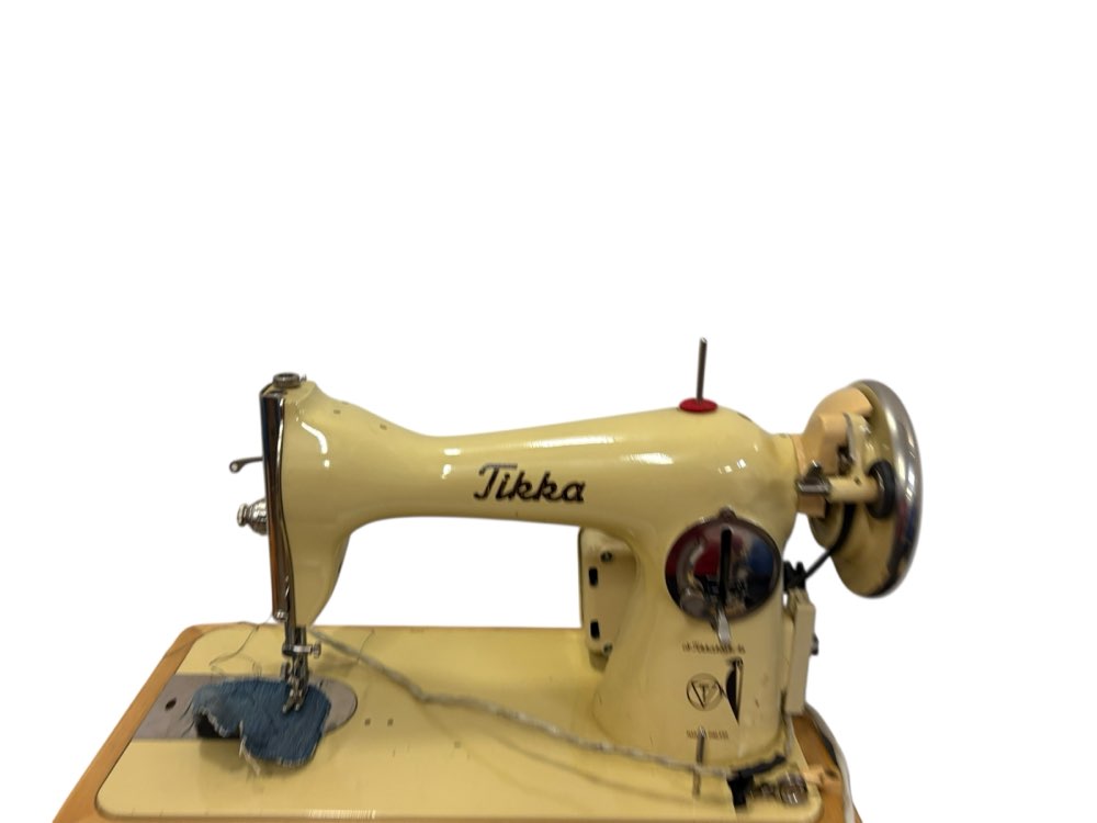 Tikka vanha ompelukone