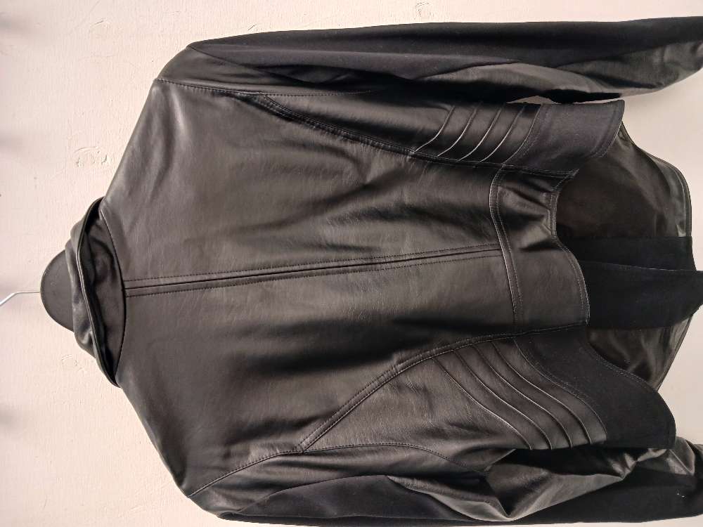 Torrid tekonahkatakki n. XL