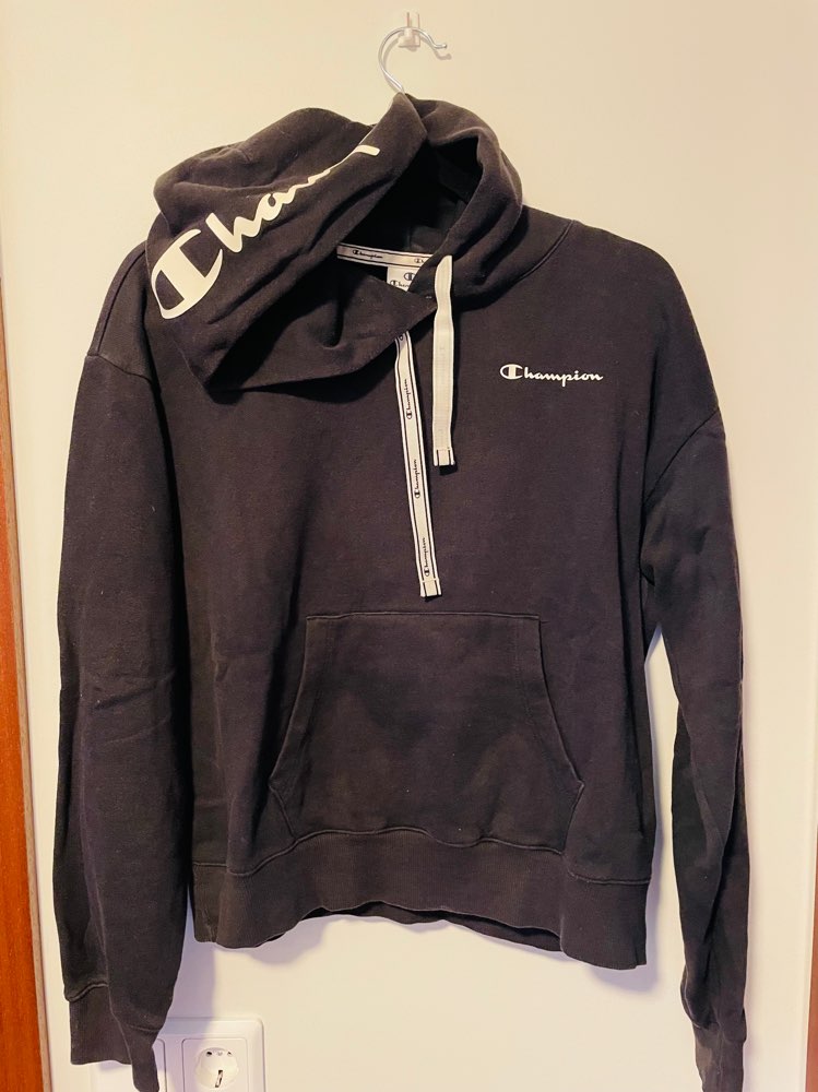 CHAMPION Hettupeysa L