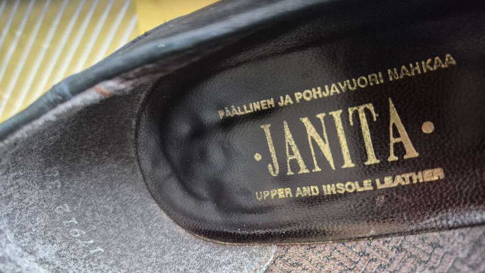 Janita pikkukengät koko 38
