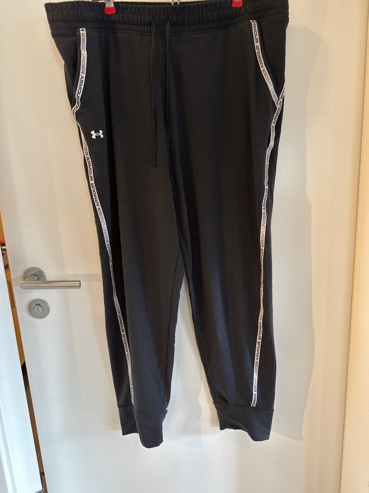 Under Armour joggingbuxur st.xl