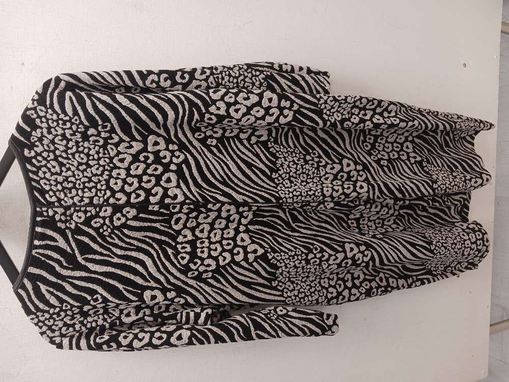 Kuv. mekko musta/harmaa n. XXL