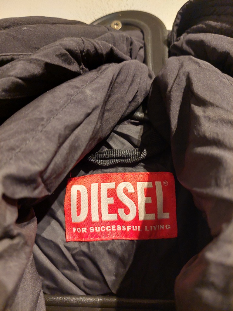 Diesel úlpa 48=M