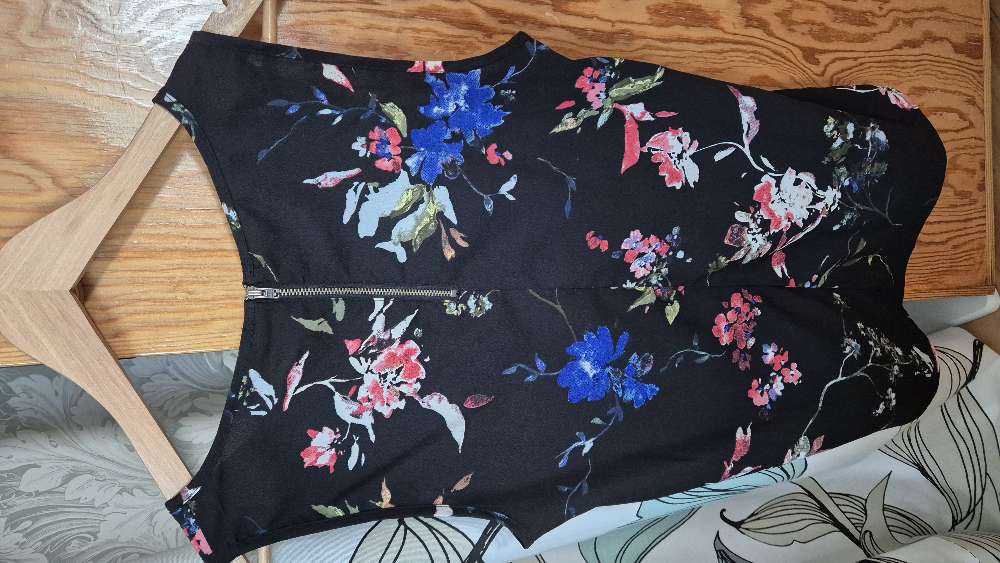 Vero moda punasininen kukka toppi  S
