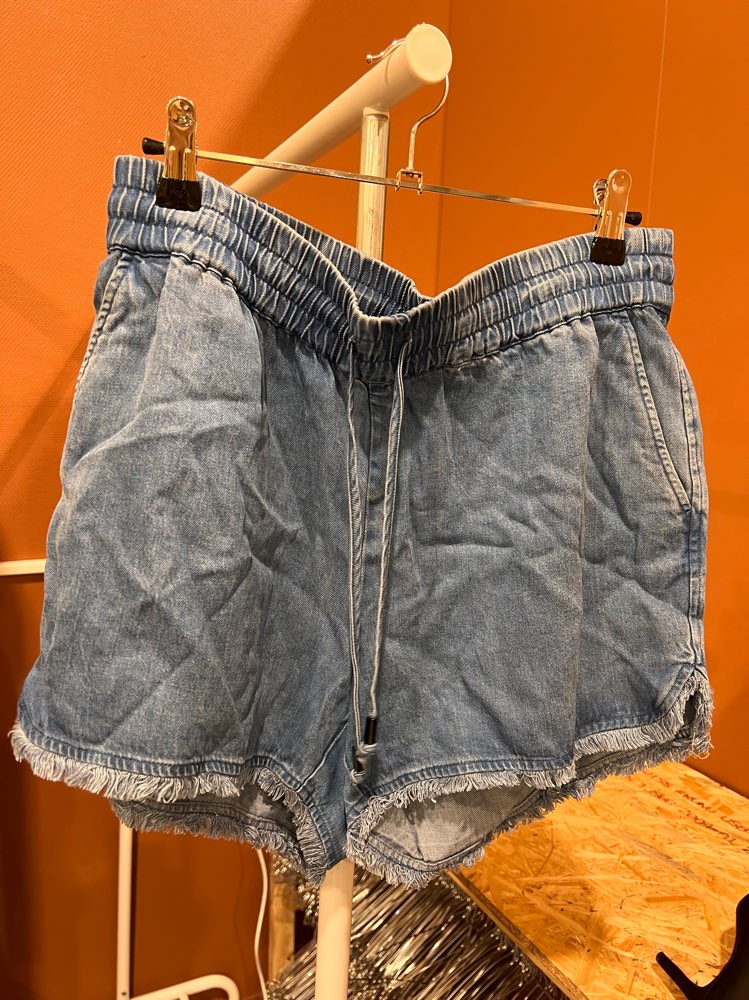 Arnie Says dongerishorts