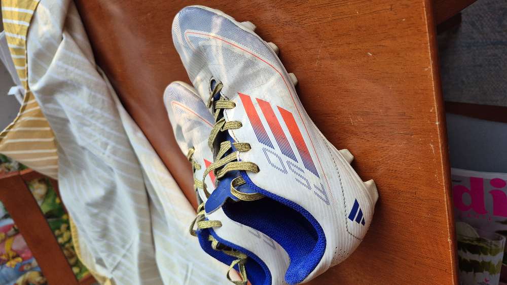 Adidas F50 jalkapallokengät koko 38.5