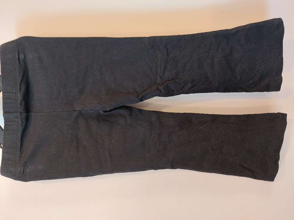 Svartar buxur Nike st 92-98