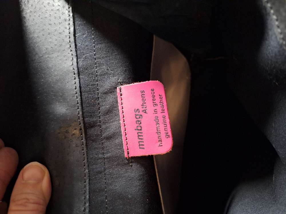 Mustakelt. Kissalaukku (Aitoa nahkaa)