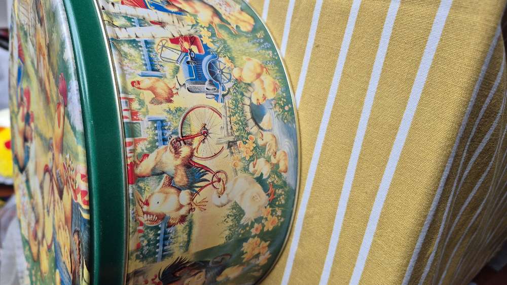 Pääsiäispurkki metalli