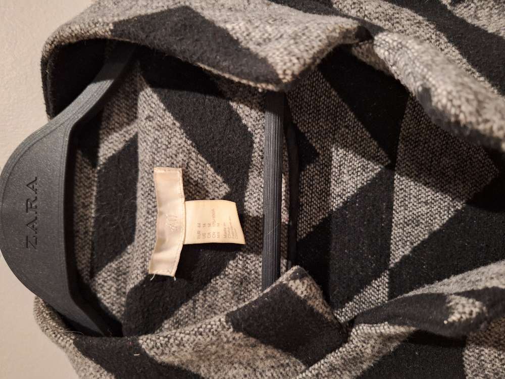 Kápa grá/svört H&M medium 