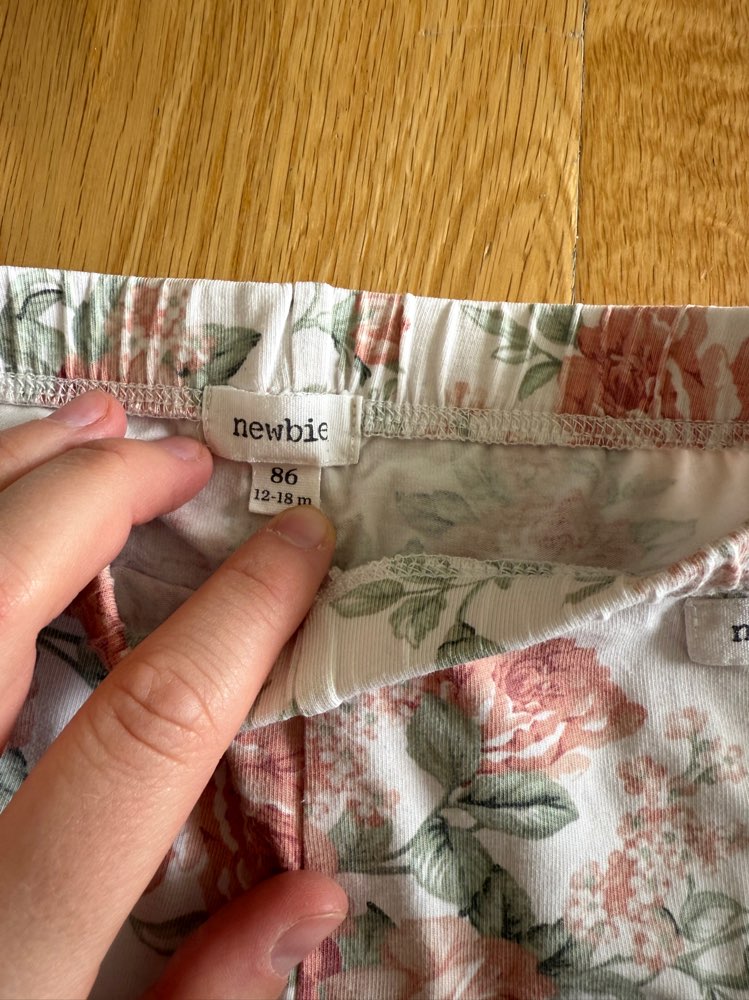 Newbie blómaleggings st. 86