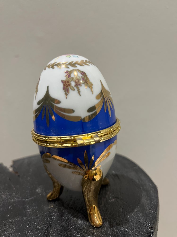 Posliinimuna korurasia