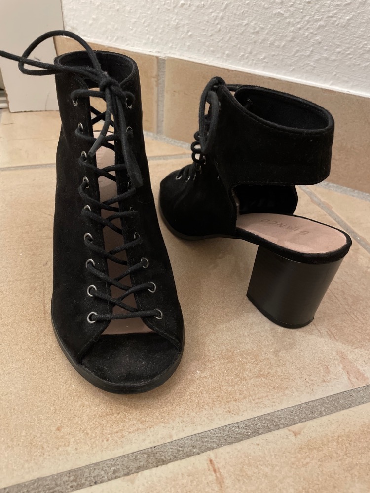 Bianco sorte højhælede sandaler