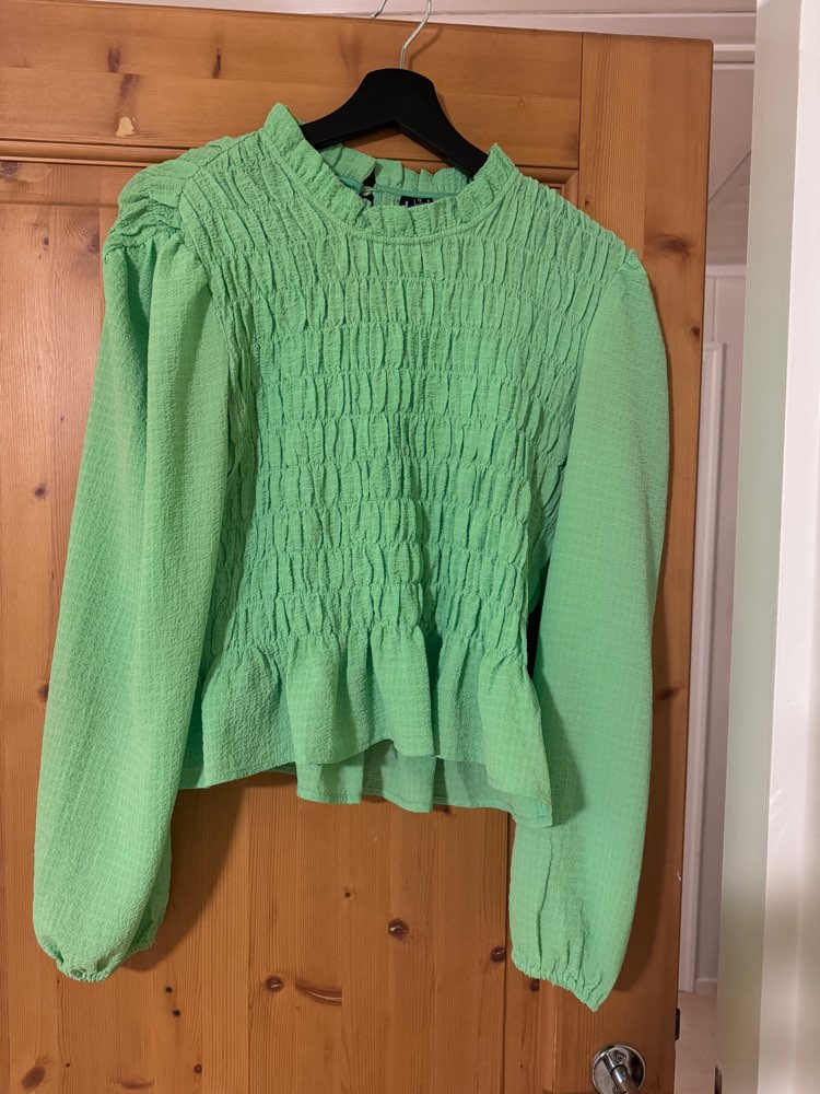 Veromoda limegrønn bluse