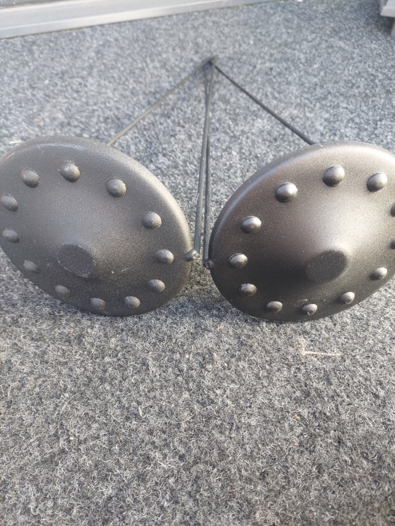 Roikkumaan saavat kynttilä/koriste esine