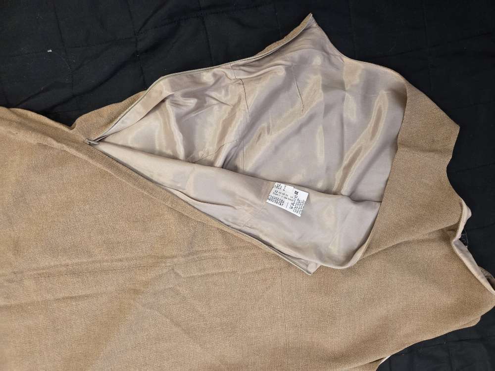 Beige kotelomekko O.I.S. 42