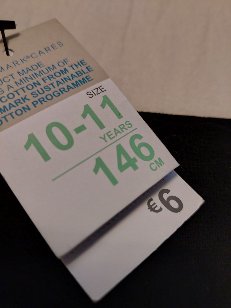 Nýjar útvíðar buxur 146