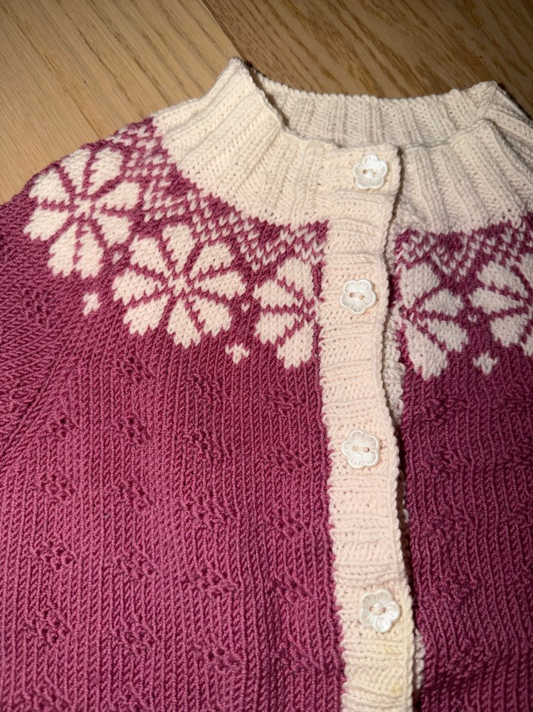 Ca 110/116 hjemmestrikket cardigan