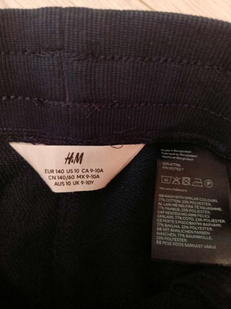 Dökkbláar stuttbuxur St 140