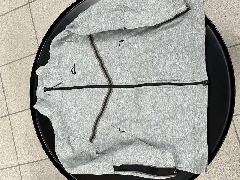 Nike tech fleece peysa XS