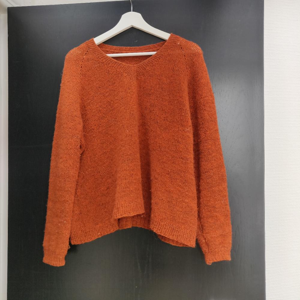 Rustfarvet let uldsweater oversized m-l