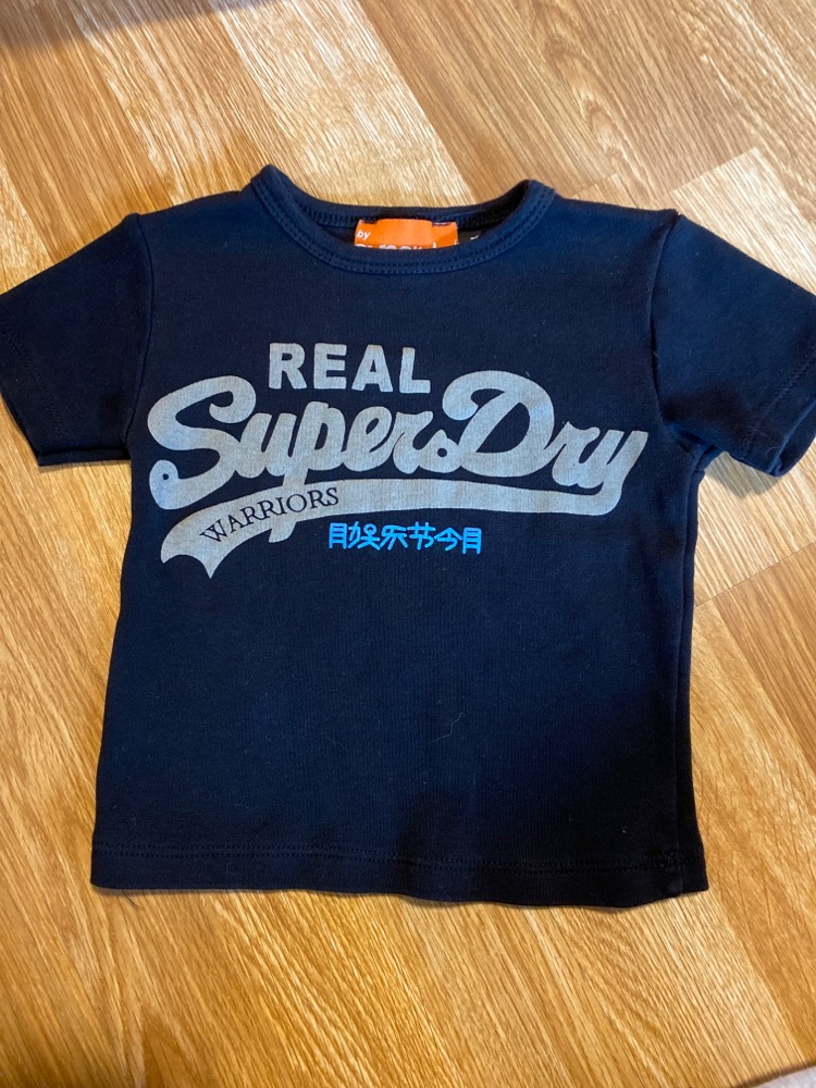 Superdry t-shirt str. 104