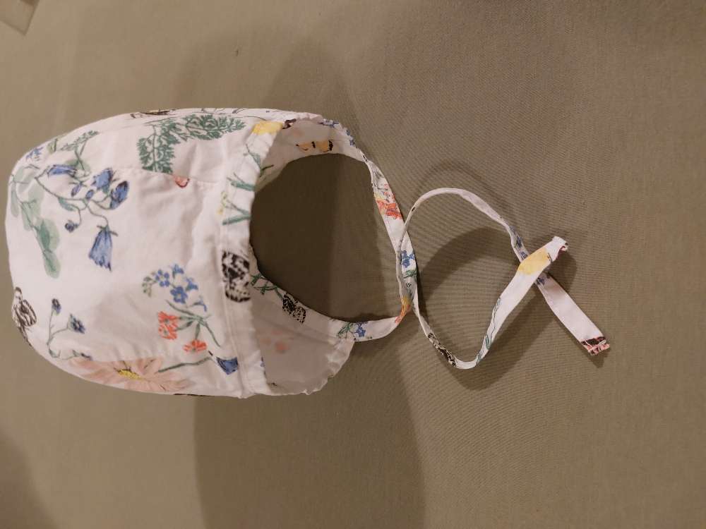 Lindex ungbarnahúfa 42/44