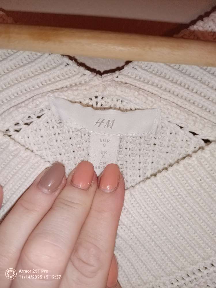 Hvít H&M kósýpeysa St S